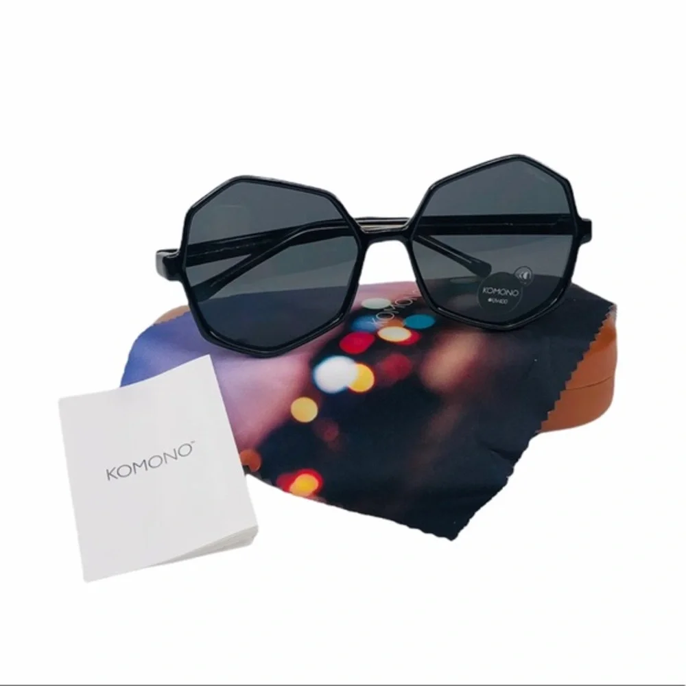 KOMONO sunglasses NEW oversized Bonnie Black Transparent